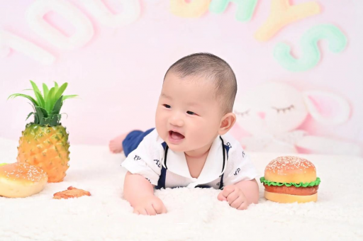 黄石宝宝在妈妈肚子里